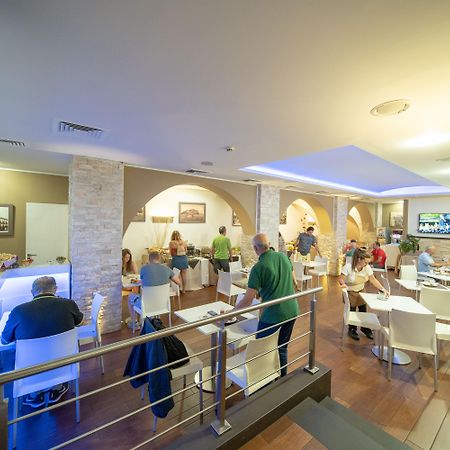 Ibis Styles Palermo Cristal Hotell Exteriör bild