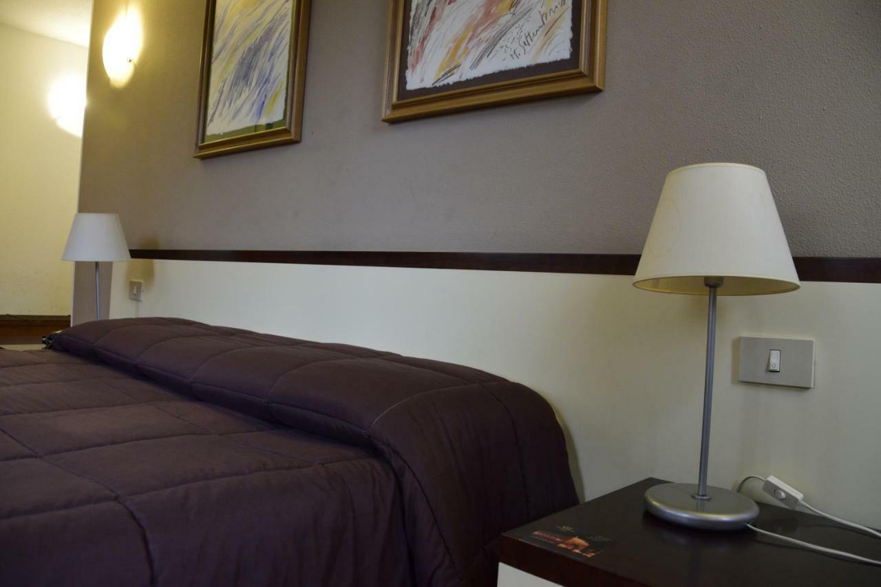 Ibis Styles Palermo Cristal Hotell Exteriör bild