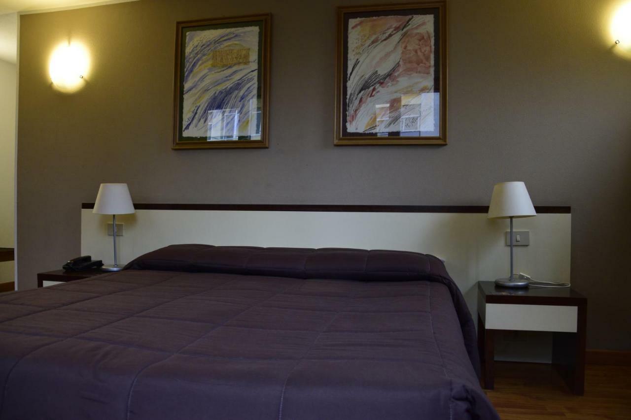 Ibis Styles Palermo Cristal Hotell Exteriör bild