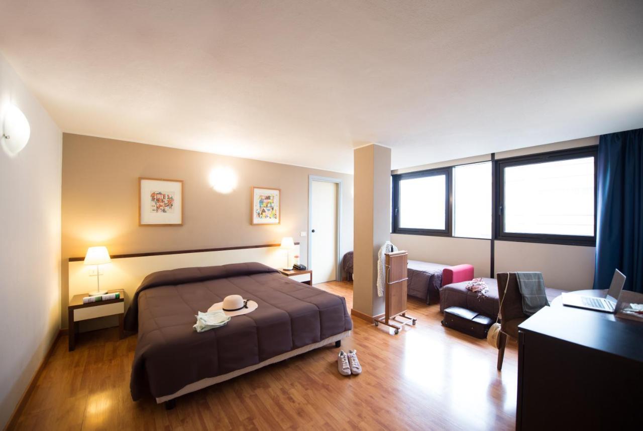Ibis Styles Palermo Cristal Hotell Exteriör bild