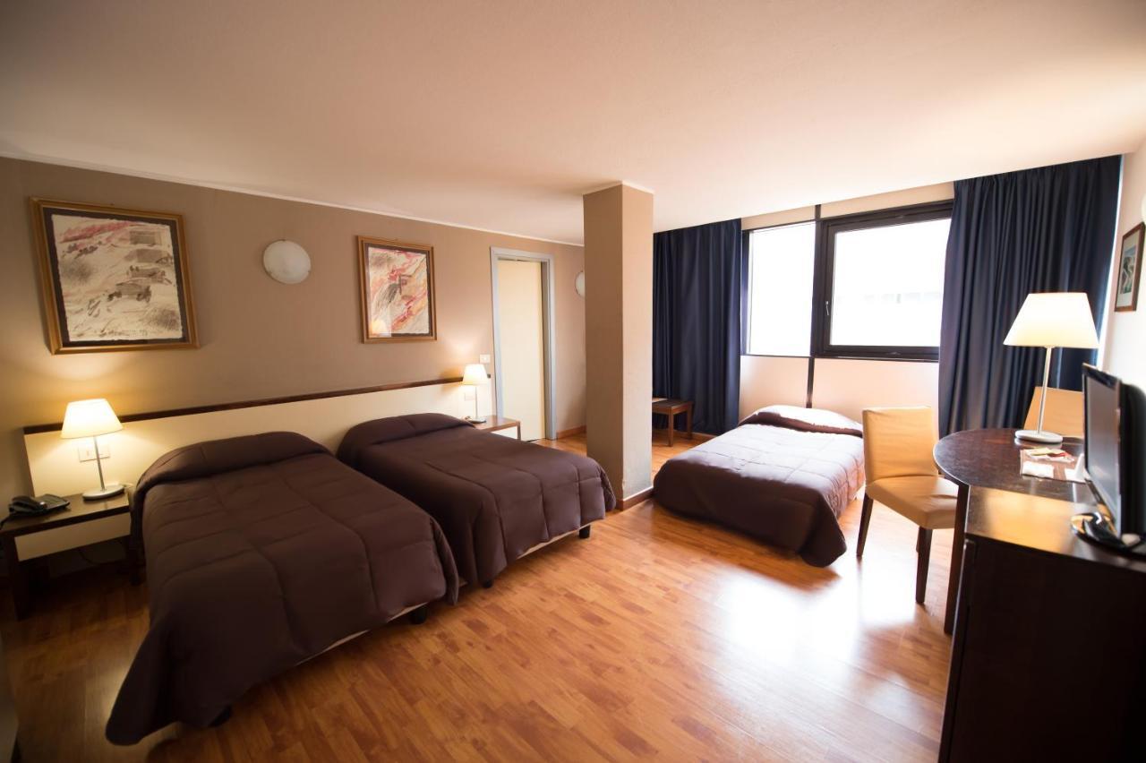 Ibis Styles Palermo Cristal Hotell Exteriör bild